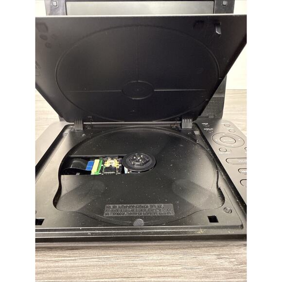 Sony DVP-FX780 Portable DVD Player with Screen (7") UNTESTED NO CHARGER - Picture 5 of 10